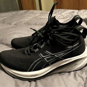 ASICS Gel-Nimbus 26 size 10